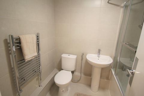 2 bedroom apartment to rent, 205 Clarendon Road, Leeds LS29DU