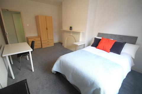 3 bedroom apartment to rent, Clarendon Place, Leeds LS2 9JN