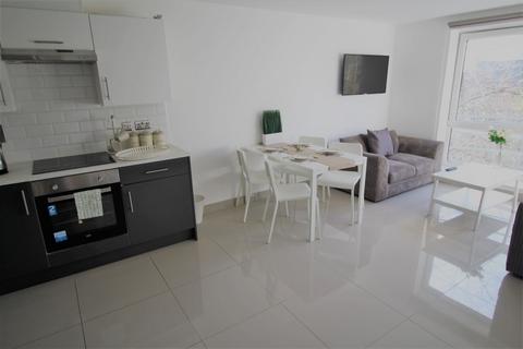 3 bedroom flat to rent, Flat 47, 205 Clarendon Road, Leeds, LS2 9DU