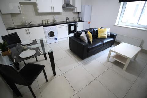 3 bedroom apartment to rent, 205 Clarendon Road,  LS2 9DU