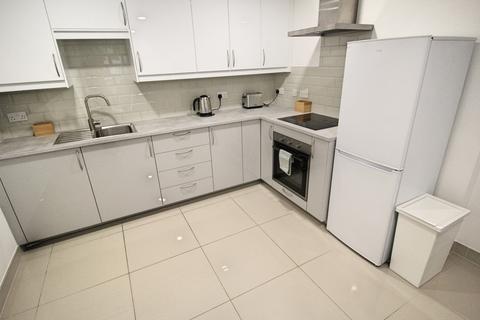 3 bedroom apartment to rent, Samara Westmount, 59-61 Clarendon Road, Leeds LS2 9NZ