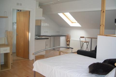 Studio to rent, Brudenell Road, Leeds LS6 1HA