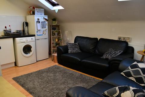 2 bedroom apartment to rent, KELSO ROAD, Leeds LS2 9PR