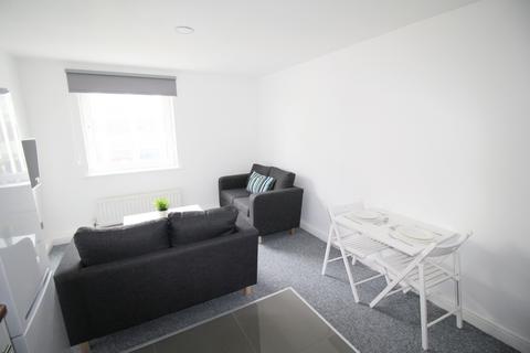 2 bedroom apartment to rent, 205 Clarendon Road, Leeds LS29DU