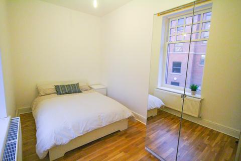 3 bedroom apartment to rent, Victoria Street, Leeds LS3 1BU