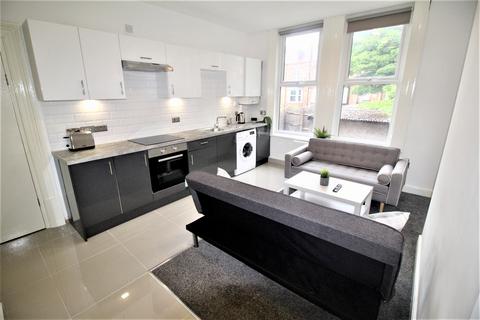 2 bedroom apartment to rent, Kelso Road, Leeds LS2 9PR