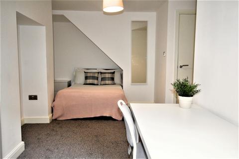 2 bedroom apartment to rent, Kelso Road, Leeds LS2 9PR