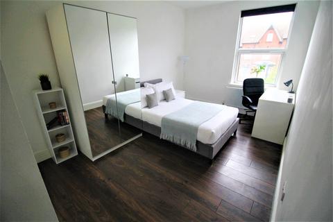 5 bedroom apartment to rent, Kelso Road, Leeds LS2 9PR