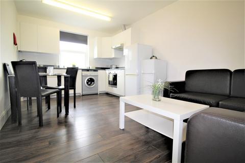 5 bedroom apartment to rent, Kelso Road, Leeds LS2 9PR