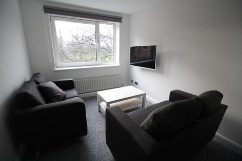 2 bedroom apartment to rent, 205 Clarendon Road, Leeds LS29DU