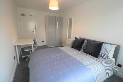 3 bedroom apartment to rent, 205 Clarendon Road, Leeds LS29DU