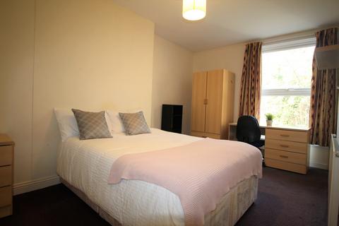 3 bedroom apartment to rent, Clarendon Place, Leeds LS2 9JN