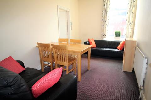 3 bedroom apartment to rent, Clarendon Place, Leeds LS2 9JN