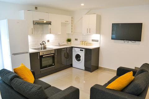 2 bedroom flat to rent, Flat 84, 205 Clarendon Road, Leeds, LS2 9DU
