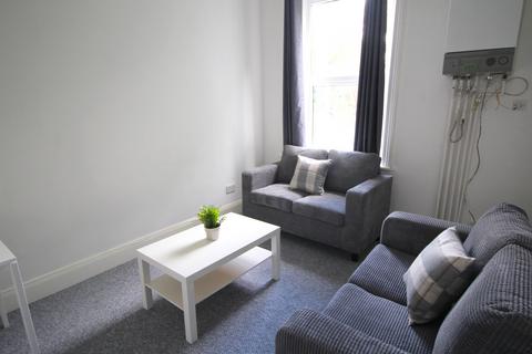 2 bedroom apartment to rent, Woodsley Road, Leeds LS2 9LZ