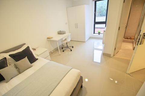 3 bedroom apartment to rent, Samara Westmount, 59-61 Clarendon Road, Leeds LS2 9NZ