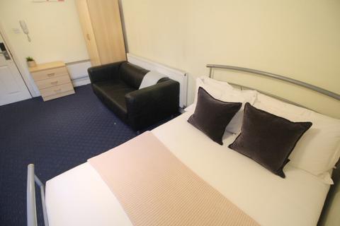 1 bedroom apartment to rent - 221 Woodhouse Street, Leeds LS22UZ
