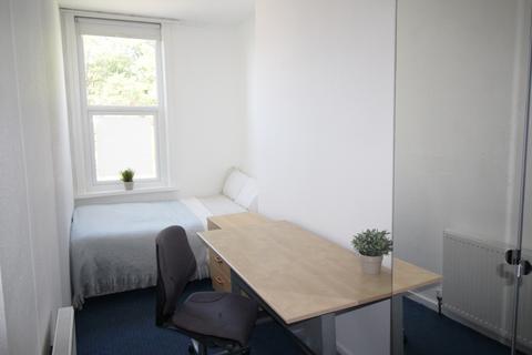 2 bedroom apartment to rent, Kelso Road, Leeds LS2 9PR