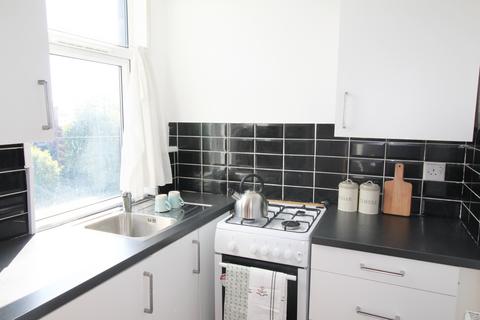 2 bedroom apartment to rent, Kelso Road, Leeds LS2 9PR