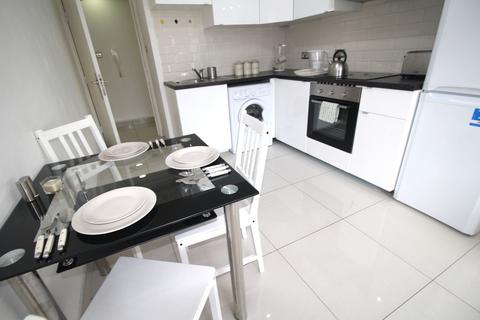 3 bedroom flat to rent, Flat 49, 205 Clarendon Road, Leeds, West Yorkshire, LS2 9DU