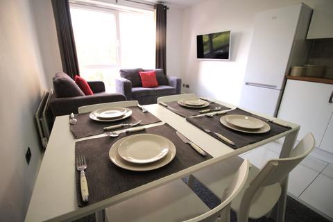 3 bedroom flat to rent, Flat 49, 205 Clarendon Road, Leeds, West Yorkshire, LS2 9DU