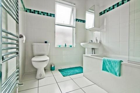 20 Harold Walk, LS6 1PS