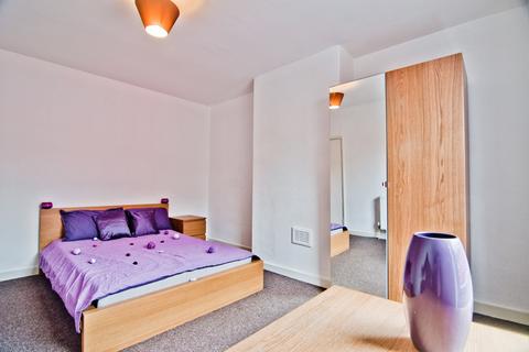 2 bedroom house to rent, 20 Harold Walk, LS6 1PS