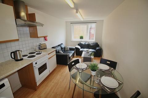 2 bedroom apartment to rent, 205 Clarendon Road, Leeds LS29DU