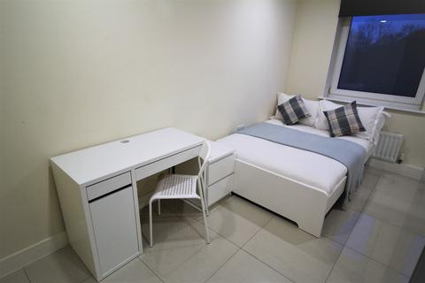 3 bedroom flat to rent, Flat 77, 205 Clarendon Road, Leeds, LS2 9DU