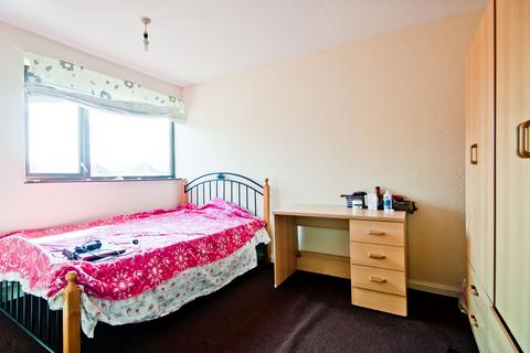 3 bedroom house to rent, 11 Willow Approach, LS4 2HE