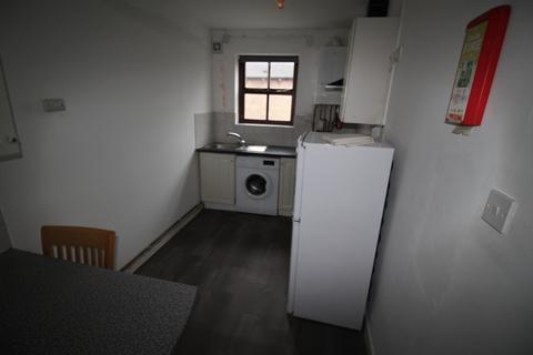 2 bedroom apartment to rent, 158A Woodsley Road, Leeds LS2 9LZ