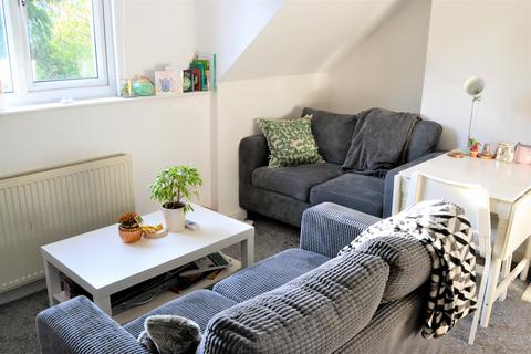 2 bedroom apartment to rent, Otley Road, Leeds LS6 3PX