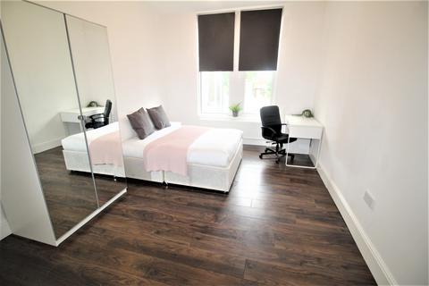 2 bedroom apartment to rent, 27 Kelso Road, Leeds LS29PR