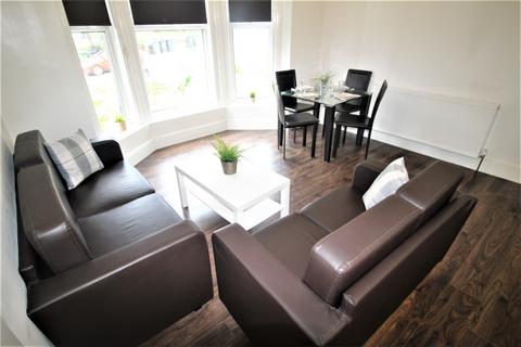 2 bedroom apartment to rent, 27 Kelso Road, Leeds LS29PR