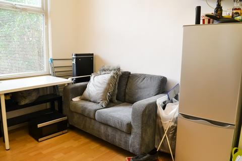 1 bedroom apartment to rent, Brudenell Road, Leeds LS6 1HA