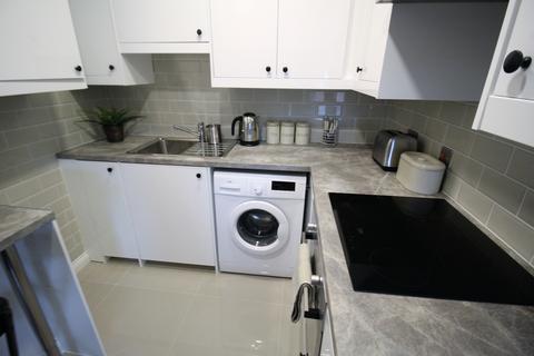 3 bedroom apartment to rent, Clarendon Place, Leeds LS2 9JN