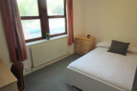 2 bedroom apartment to rent, Woodsley Road, Leeds LS2 9LZ