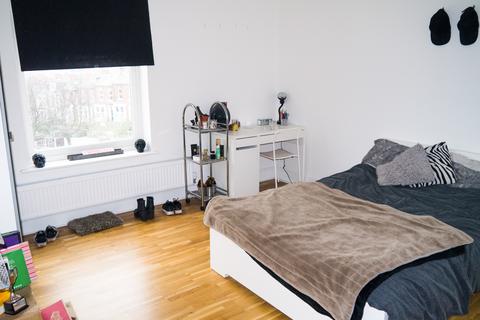 3 bedroom apartment to rent - Victoria Street, Leeds LS3 1BU