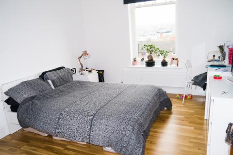 3 bedroom apartment to rent, Victoria Street, Leeds LS3 1BU
