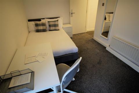 3 bedroom flat to rent, Flat 62, 205 Clarendon Road, Leeds, LS2 9DU