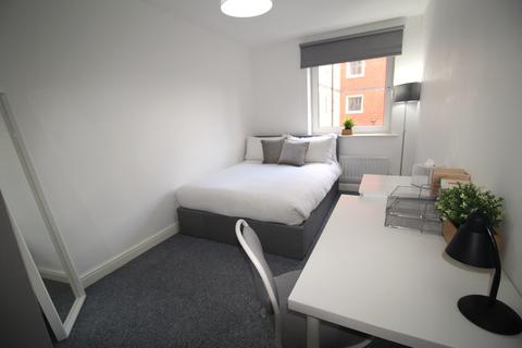 2 bedroom apartment to rent, 205 Clarendon Road, Leeds LS29DU