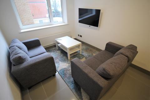 2 bedroom apartment to rent, 205 Clarendon Road, Leeds LS29DU