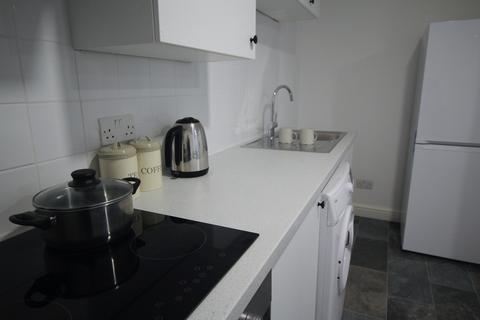 2 bedroom apartment to rent, 205 Clarendon Road, Leeds LS29DU