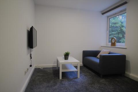 2 bedroom apartment to rent, 205 Clarendon Road, Leeds LS29DU