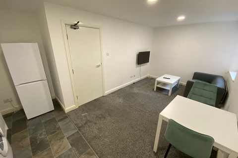 2 bedroom flat to rent, Flat 32, 205 Clarendon Road, Leeds, LS2 9DU