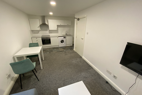 2 bedroom flat to rent, Flat 32, 205 Clarendon Road, Leeds, LS2 9DU