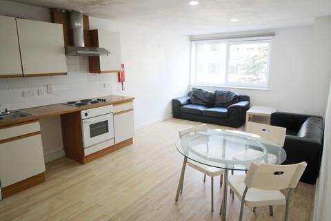 3 bedroom apartment to rent, 205 Clarendon Road,  LS2 9DU