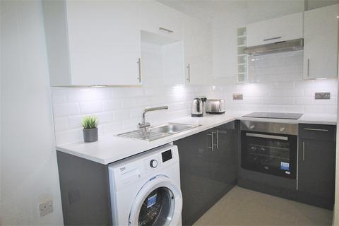 2 bedroom apartment to rent, 205 Clarendon Road, Leeds LS29DU