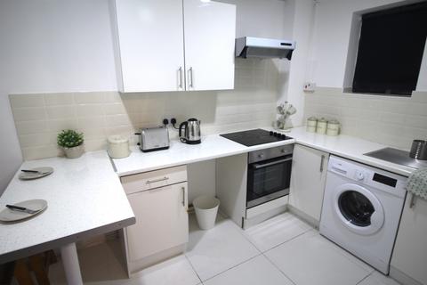 2 bedroom apartment to rent, Woodsley Road, Leeds LS2 9LZ