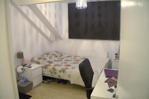 2 bedroom apartment to rent, 16 Kelso Road, Leeds LS2 9PR